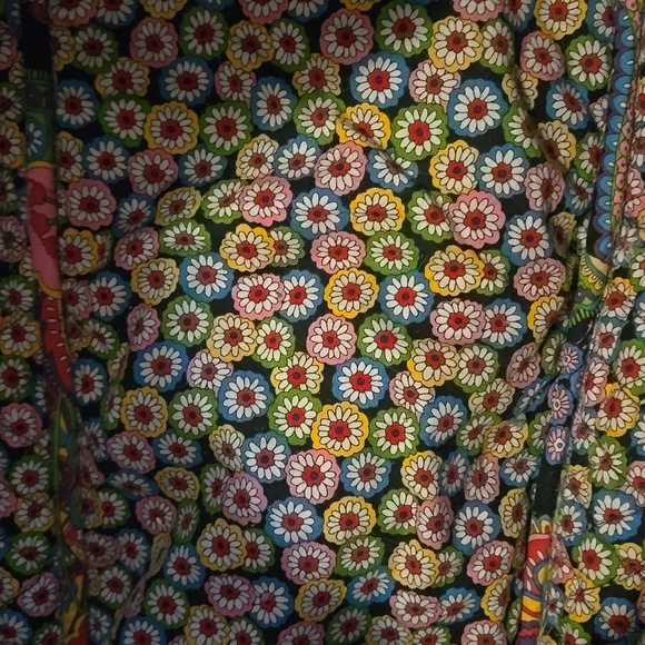 Vera Bradley overnight bag, duffel bag style. - Picture 6 of 10